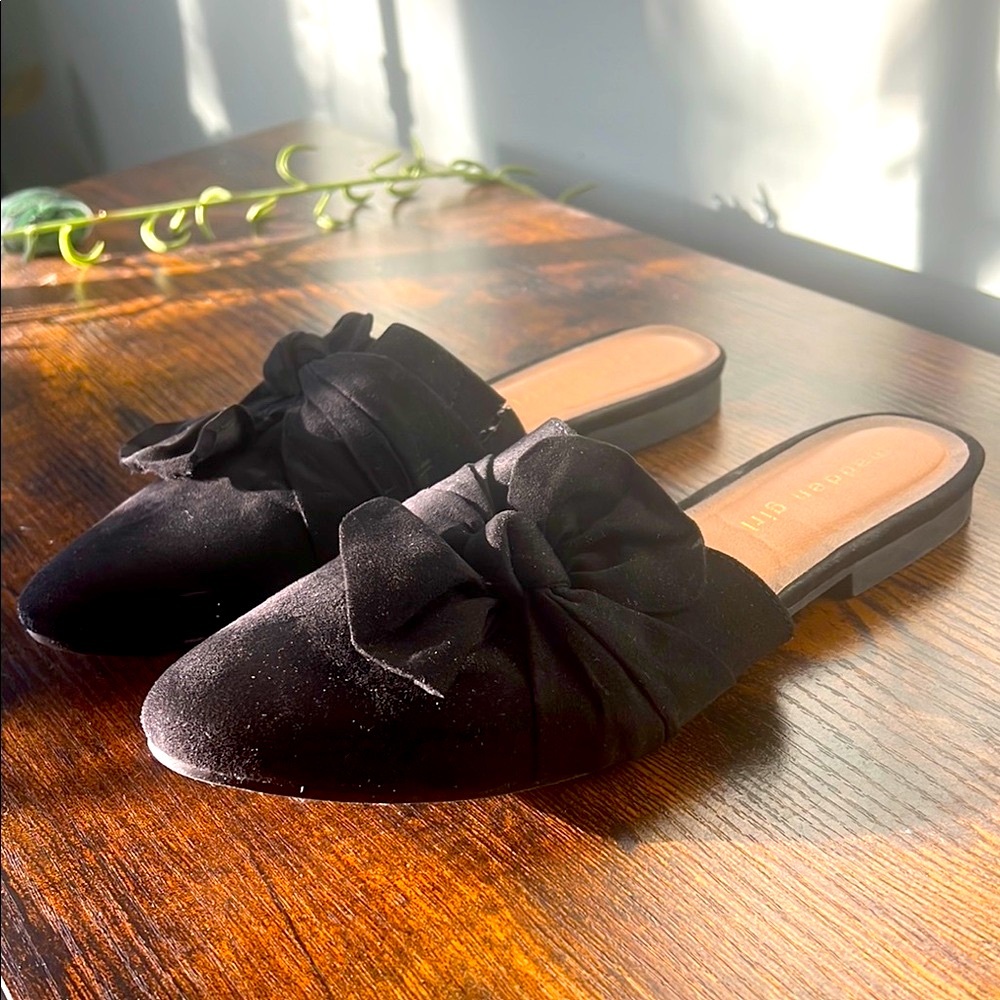 Women's Black Bow Slip-On Shoes